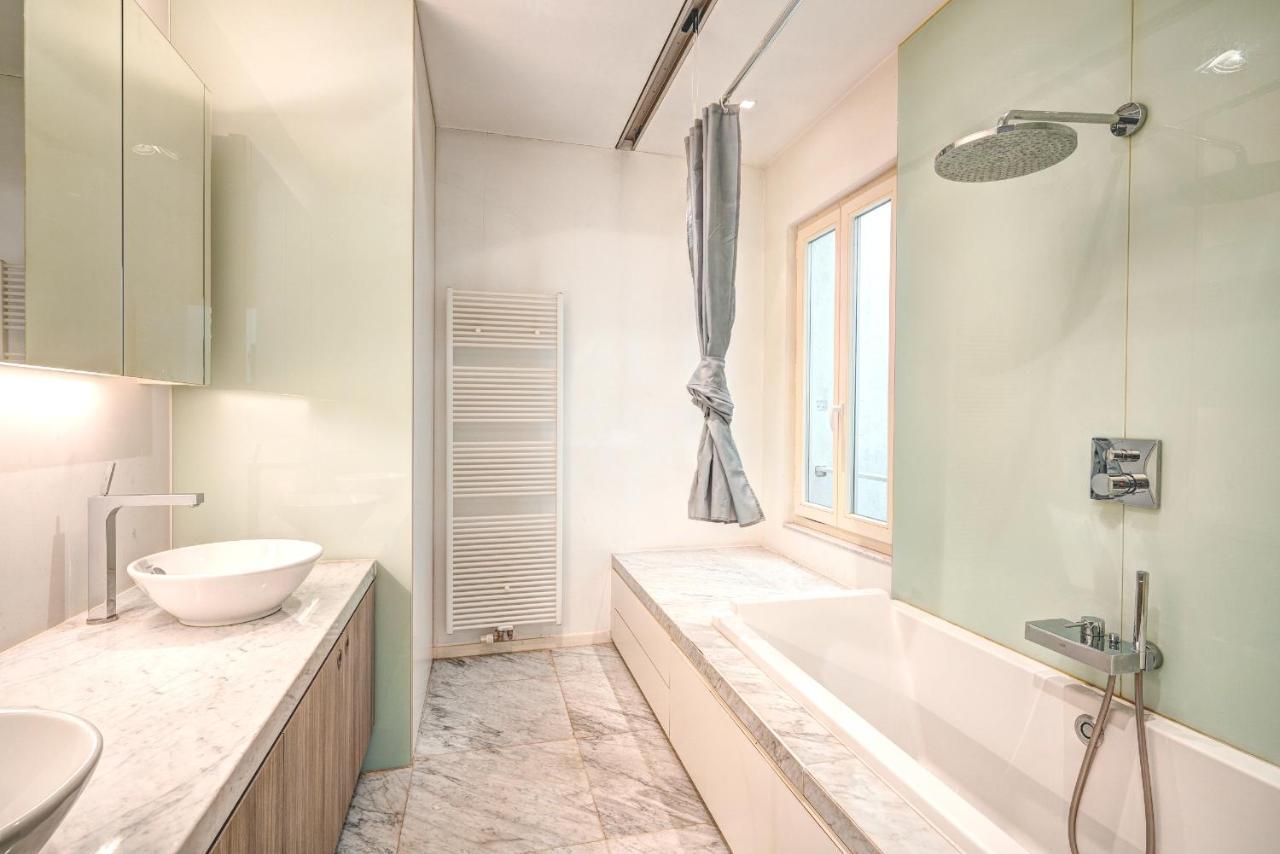 Three Bedroom Marble Apartment In The Heart Of Anvers Dış mekan fotoğraf