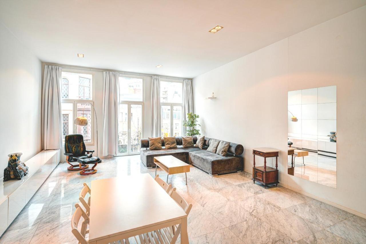 Three Bedroom Marble Apartment In The Heart Of Anvers Dış mekan fotoğraf
